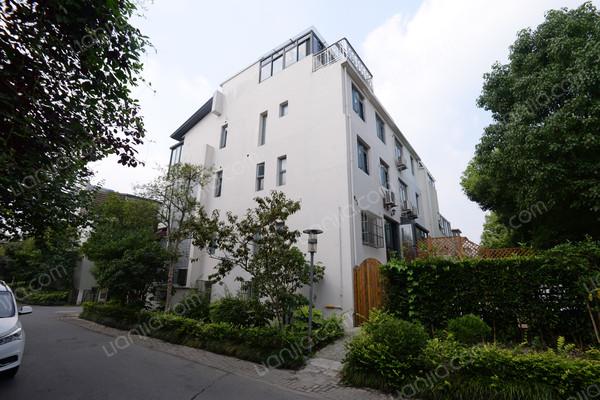 松江,沿海丽水馨庭(别墅) ,精装, 4室2厅,178平